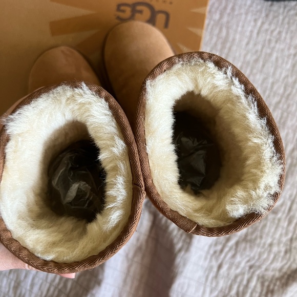 Ugg boots - Picture 4 of 4